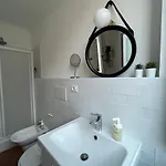 House Bed & Breakfast 4*