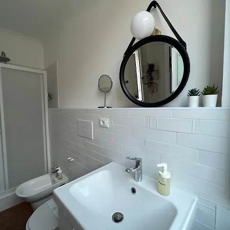House Bed and Breakfast 4*