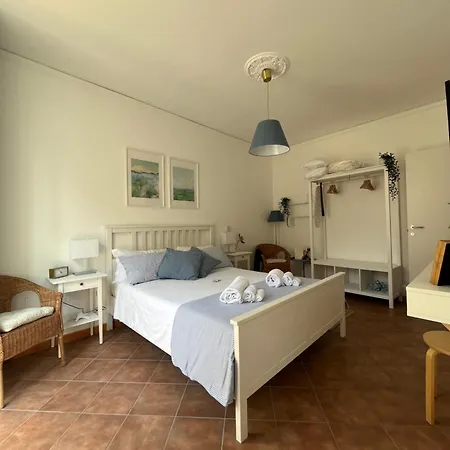 Bed & Breakfast House