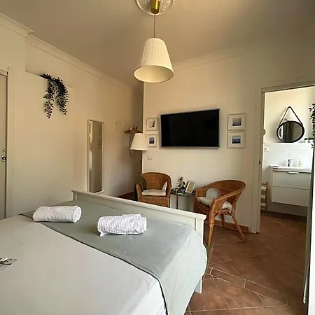 Bed and Breakfast House 4*