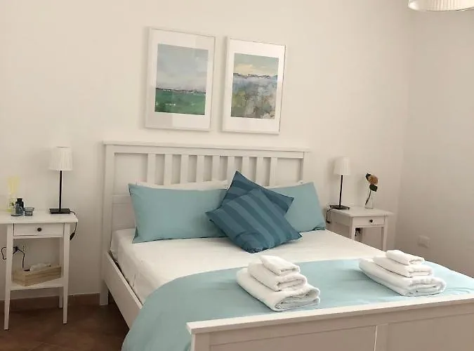 Alojamento de Acomodação e Pequeno-almoço House 3*